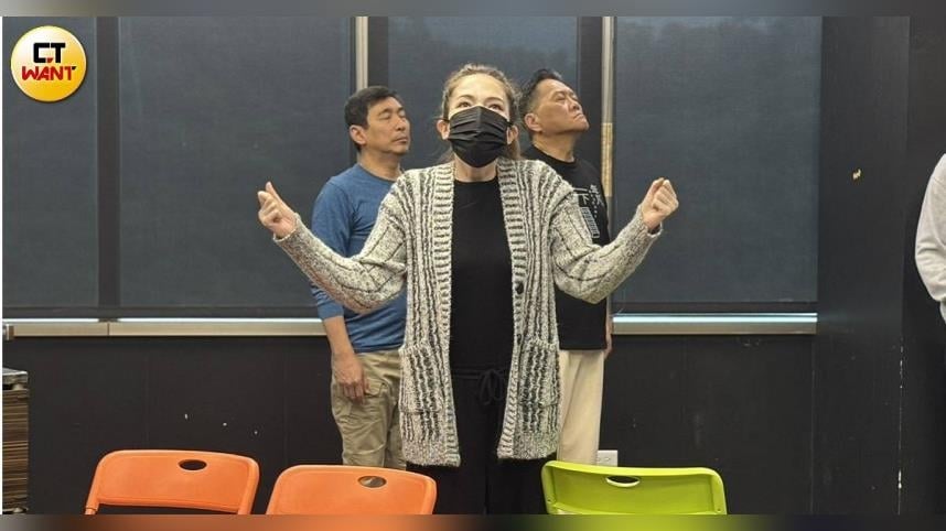 許瑋甯流感高燒39度　為哺乳忍病不吃特效藥