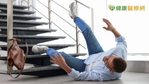 25歲男車禍後「看一變兩」!醫揭外傷複視原因 拖久恐釀危險