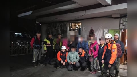 深夜搜山救援 7登山客南投小出山迷路受困