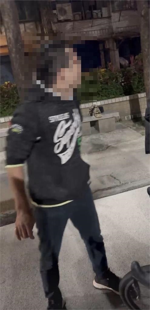 中和40多歲怪男「公園爆打小孩」!因「這事」失控動員警方…驚險畫面曝
