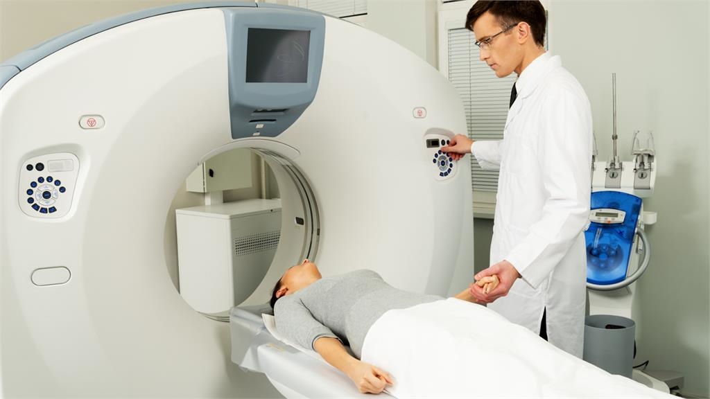 超高齡社會「失智症家庭」壓力重!醫籲:及時就醫「早用藥」為記憶留空間