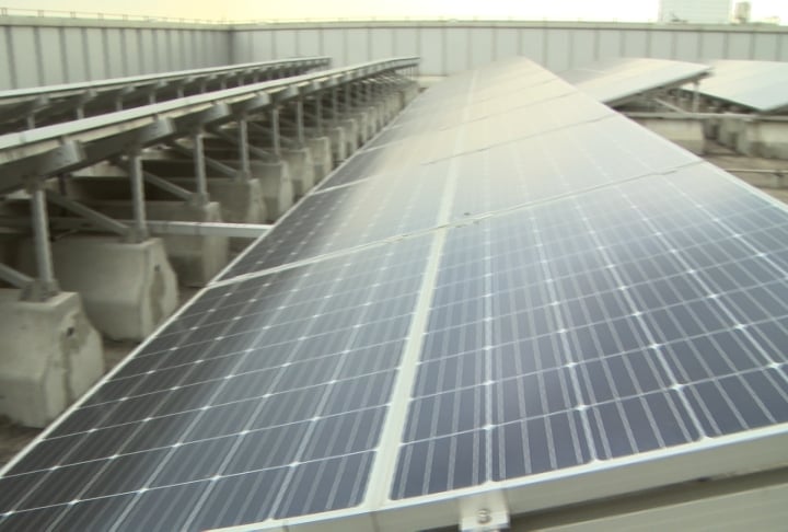 「屋頂光電義務法」恐縮水 民團批減碳量腰斬.政策退步