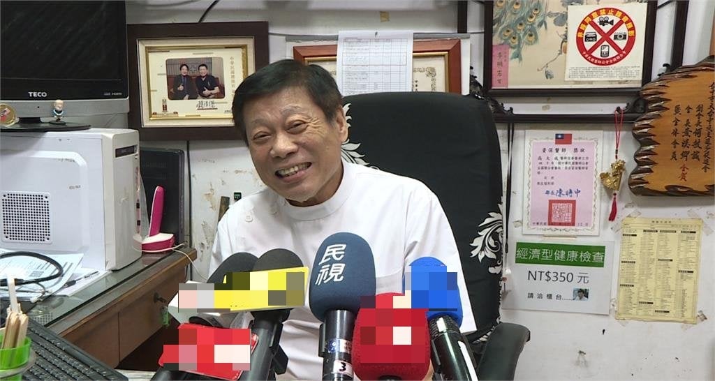 妹子胸悶看診驚見「法醫本人」　網挖高大成「超狂背景、3身分」吸3.7萬讚！