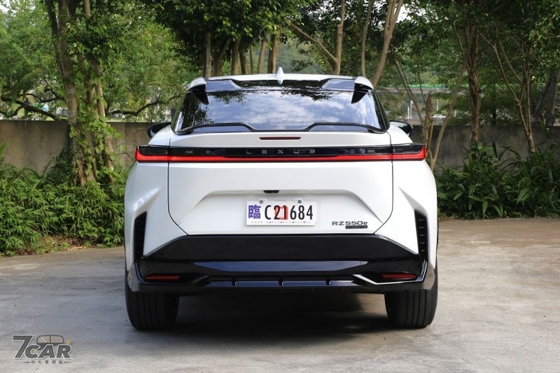 性能大爆發，導入線控轉向！　小改款 Lexus RZ 550e F SPORT  試駕