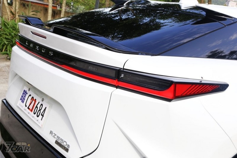 性能大爆發，導入線控轉向！　小改款 Lexus RZ 550e F SPORT  試駕