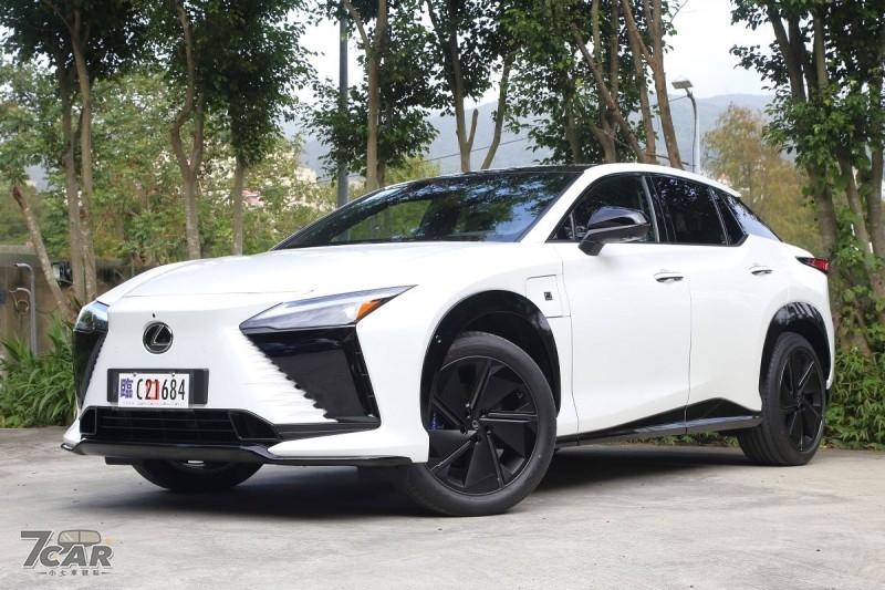 性能大爆發，導入線控轉向！　小改款 Lexus RZ 550e F SPORT  試駕