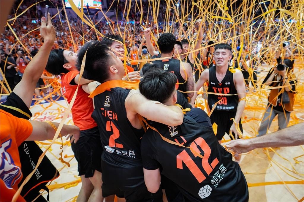 PLG/領航猿主場強碰勇士!《PLG LIVE 543》邀八點檔男神吳東諺聊籃球