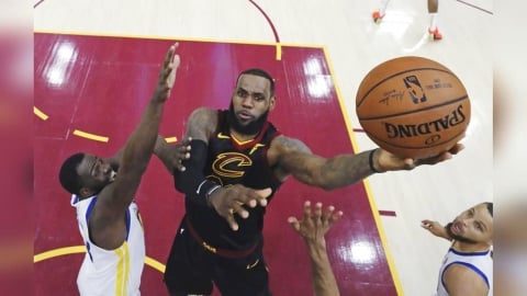 NBA(影)/詹皇自評生涯最佳賽季!「一數據」難再複製 詹姆斯:幾乎隨心所欲