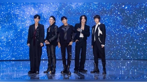 阿信拍〈恆星不忘〉MV手很忙被虧「介紹護手霜」 本尊笑曝真實原因