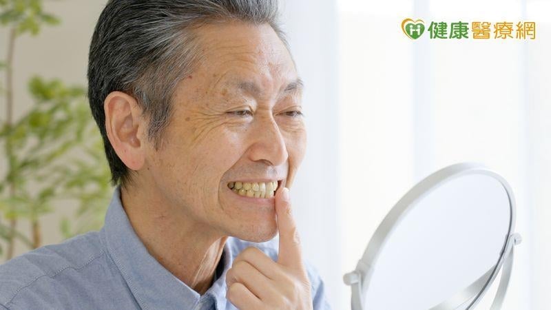 海外台商因牙周病失去自信　返台一日全口重建重獲笑容