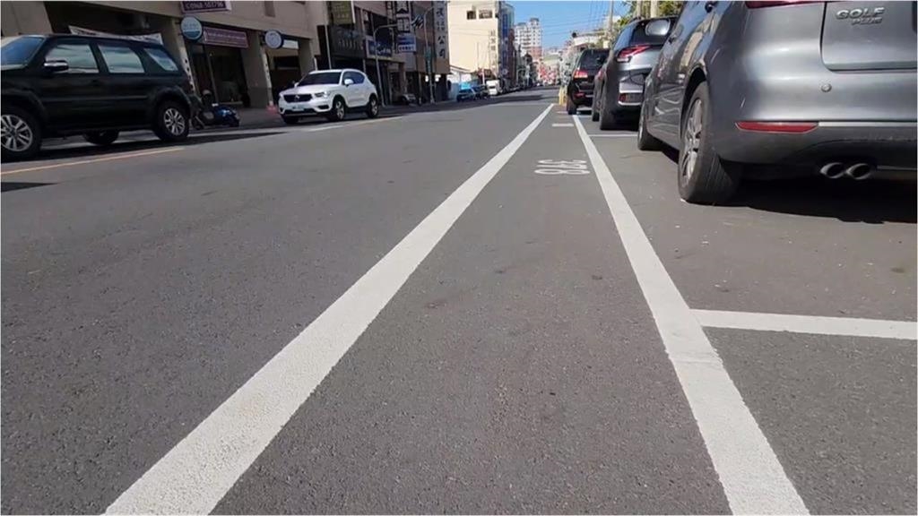 路邊停車「打錯1燈」恐噴3600元!警曝正解…一票網友全搞錯