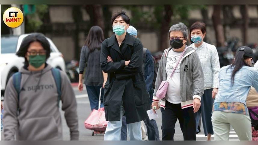 入冬最強冷空氣報到！鄭明典點出1現象「快速降溫」　恐冷到這天