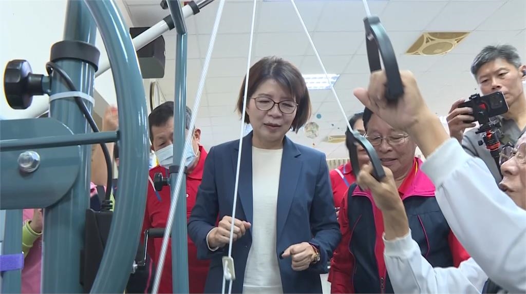 拚初選不忘公益！　黃秀芳牽線捐贈彰化關懷據點復建器材