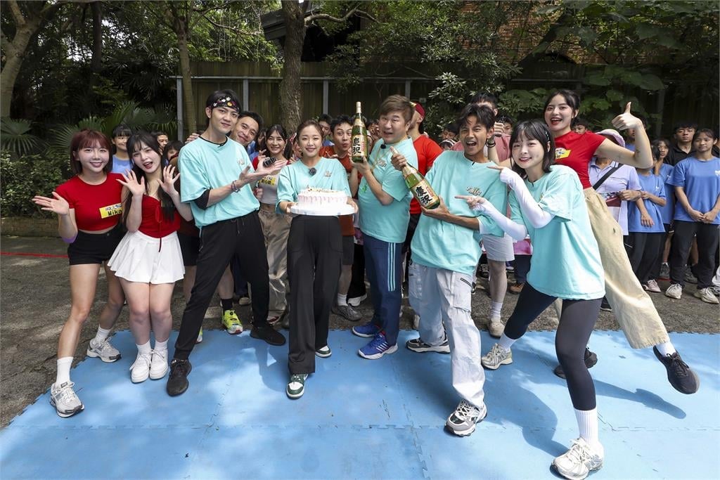 胡瓜退出主持24年《綜藝大集合》?民視回應:持續協議「節目仍正常製播」