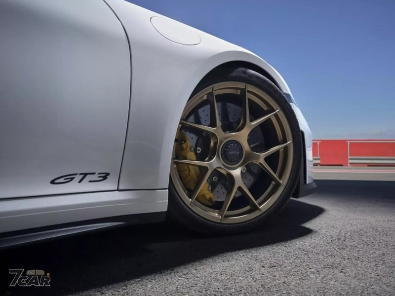 專為 Porsche 911 GT3 打造,Pirelli 推出全新 P Zero R 與 P Ze