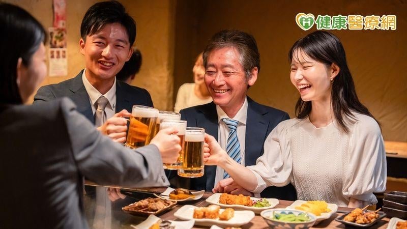 跨年尾牙貪杯喝不停　醫教戰「四不原則」聚餐更健康