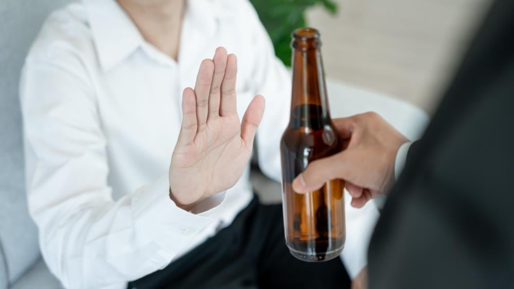 瘦瘦筆有望成「新一代戒酒神器」？ 醫揭2機制最關鍵：直接阻斷喝酒慾望