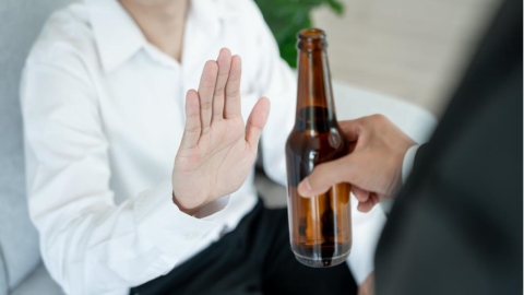 瘦瘦筆有望成「新一代戒酒神器」？ 醫揭2機制最關鍵：直接阻斷喝酒慾望