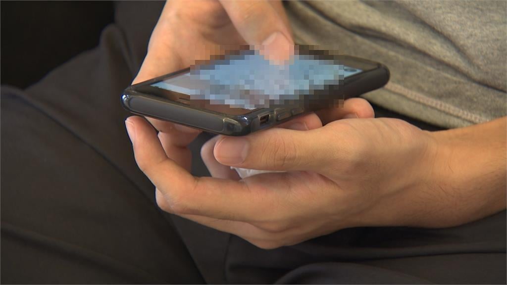 正妹高中生直播突被日網狂刷「膜」字!她一查抓包「超噁真相」火大:太噁