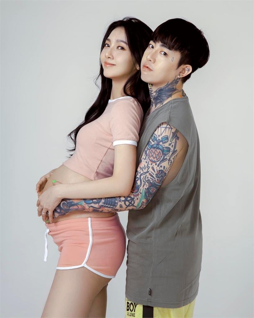 挺過鬧離婚、遭前妻提告!謝和弦辣妻認了「要建立邊界感」:丈夫不共享