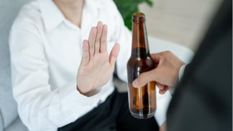 瘦瘦筆有望成「新一代戒酒神器」? 醫揭2機制最關鍵:直接阻斷喝酒慾望