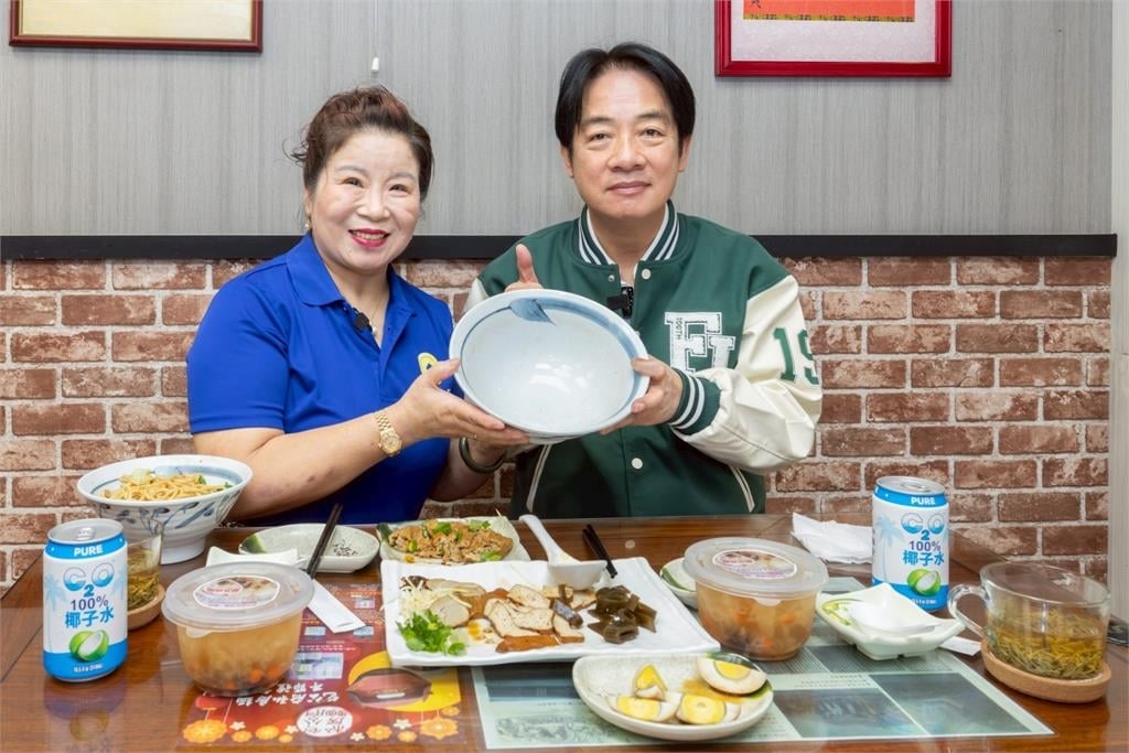 快新聞/賴總統訪中配老闆大啖包公私房麵 郭明華讚:有愛的政府讓我好命