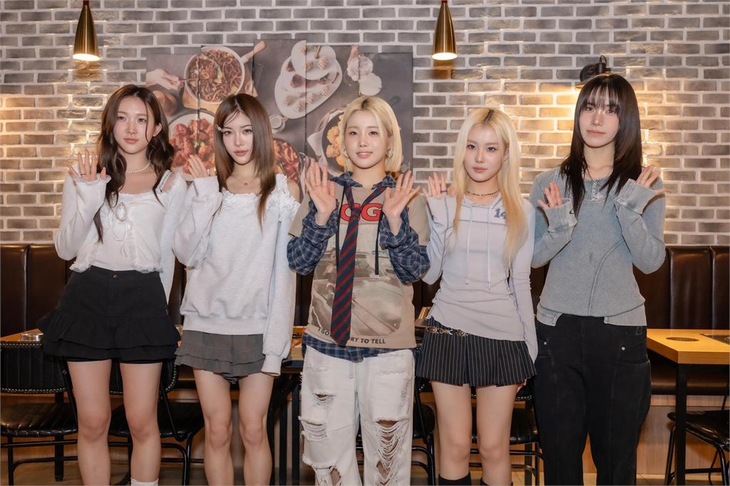 TELEPOSSE連續嗨翻兩天!韓流女團YOUNG POSSE首登新北耶誕城