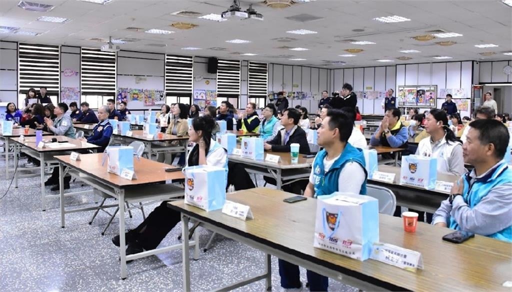 反詐不靠說教!土城學子「創意開畫×防詐觀念」用畫筆揭穿詐騙陷阱