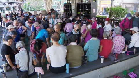 今晚至明晨最冷! 入冬最強冷氣團報到 北投泡腳池現人潮