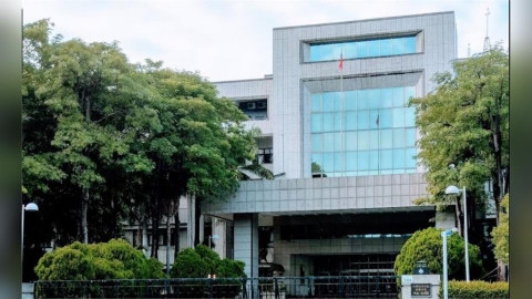 毆打女友後被檢舉衣櫃藏槍 家暴男喊冤遭栽贓「DNA成鐵證」