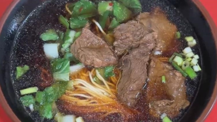 韓遊客「吃牛肉麵沒做1事」！台男看不下去「出手結局大反轉」網笑：過不去