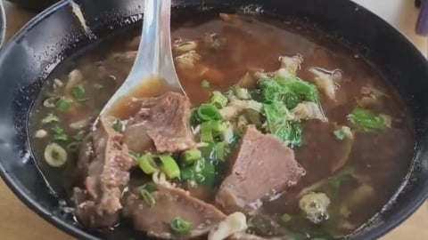 韓遊客「吃牛肉麵沒做1事」!台男看不下去「出手結局大反轉」網笑:過不去