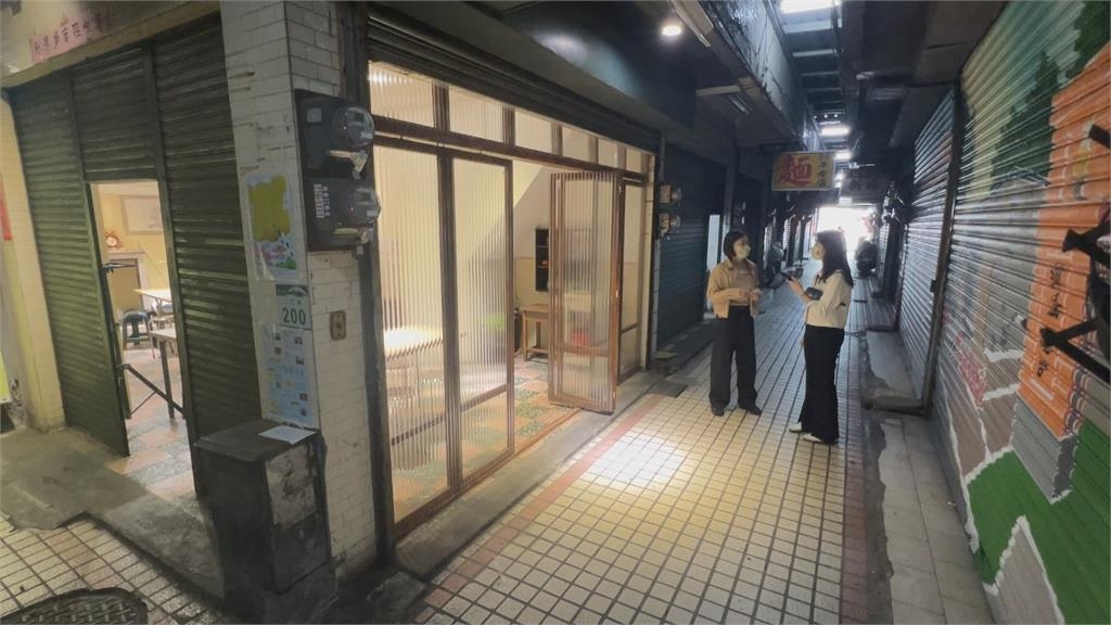 鳳二市場海報「高舉五星旗」? 文創工作室致歉「AI製作」未做好把關