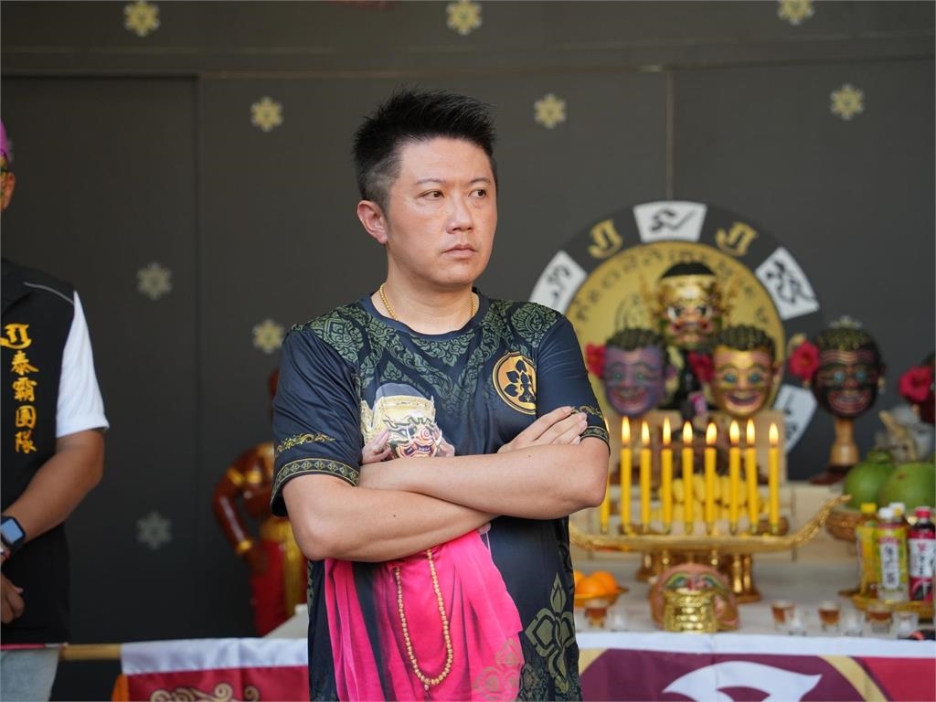 賓賓哥才被盧秀燕封殺!遭爆「賣古曼童」海撈破億…粉砸百萬喊1事後悔了