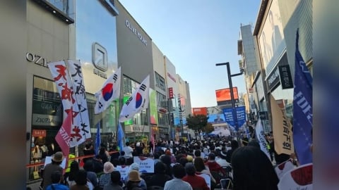 【有片】南韓民眾不滿中國「觀光公害」 抗議暴增10倍高喊「滾出去」