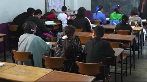 男學生「拍肩安慰女同學」反被告?律師揭騷擾成立「2關鍵」:不會單頻感覺決定