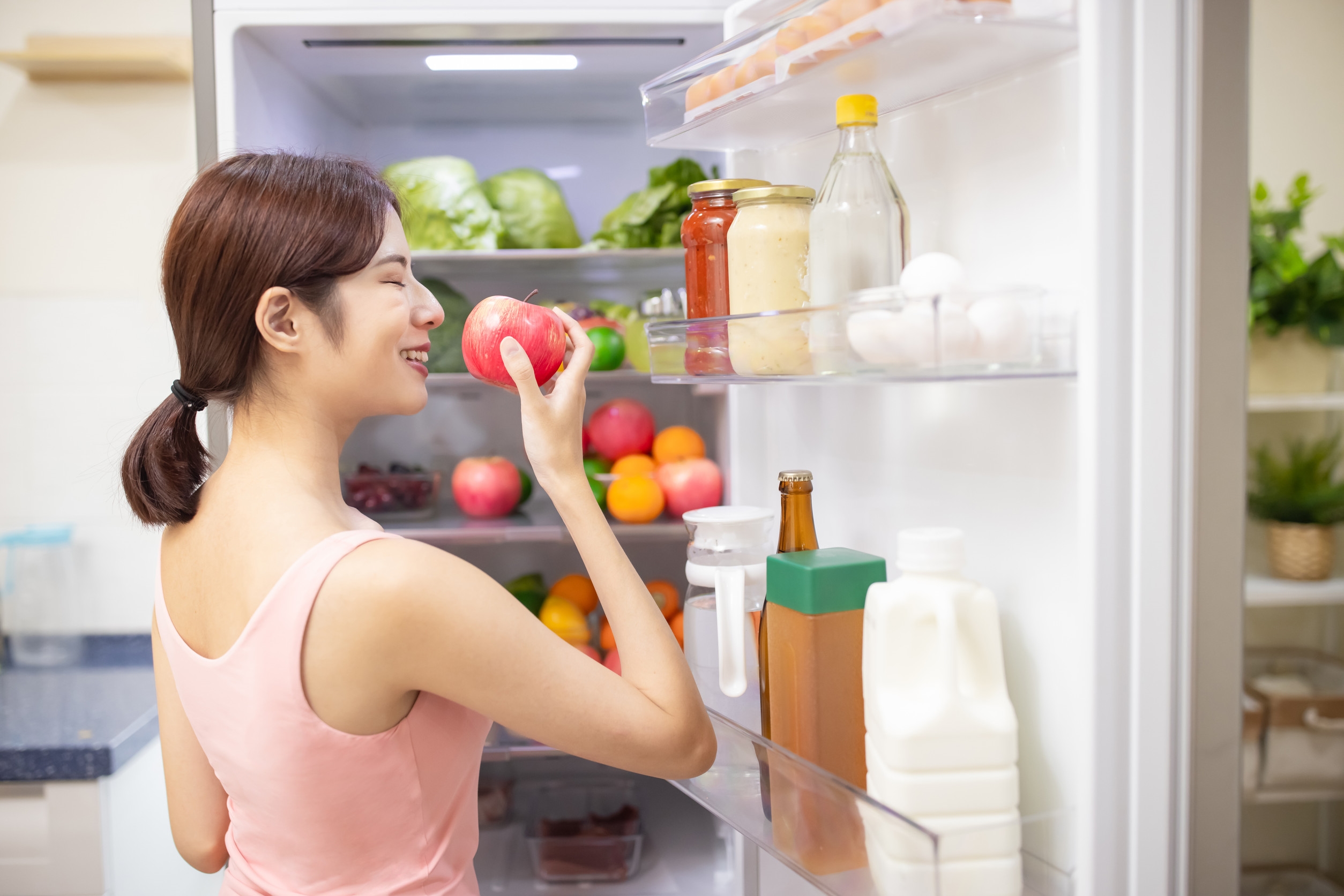 如果妳一次買比較多柑橘類水果,可以一半放室溫,一半放冷藏,這樣比較安全。圖/123RF圖庫