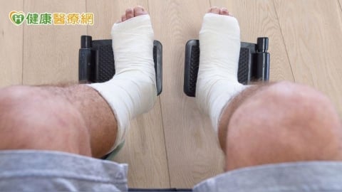 單親父遇車禍險截肢!新療法成功保住雙腿