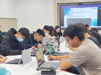 【淡江傳真】淡江大學FedGPT認證課程 吸引跨域碩博生投入AI發展