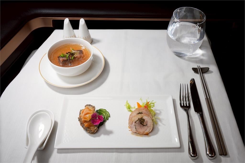 星宇航空攜手米其林一星餐廳《元紀．臺灣菜》  再創機上美食新體驗