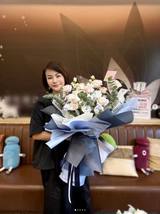 周子瑜回台灣演出，讓周媽媽有嫁女兒的感覺。（圖／翻攝自周子瑜媽媽IG）