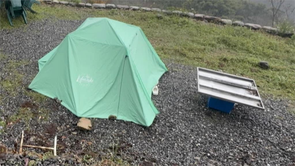 「最美櫻花林道」當露營區? 民眾違反告示搭帳露營