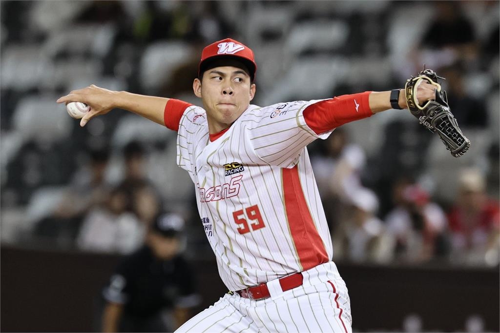 中職/夢回12強奪冠瞬間!《冠軍之路》味全龍特映會陳冠偉尷尬又感動