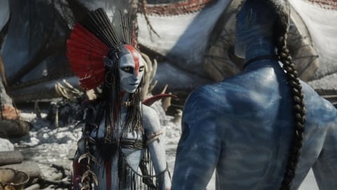 《阿凡達：火與燼》上映首日全台票房冠軍　致命又性感大反派竟是「卓别林孫女」