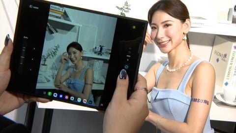 手機一秒變平板！ 三摺疊機上市 價格直逼9萬 最貴的是這個品牌