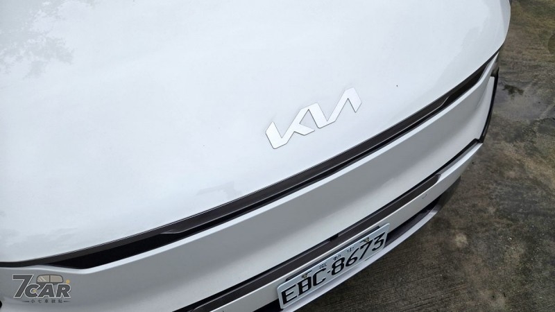 以實用與續航取勝！　Kia EV9 Earth RWD 試駕