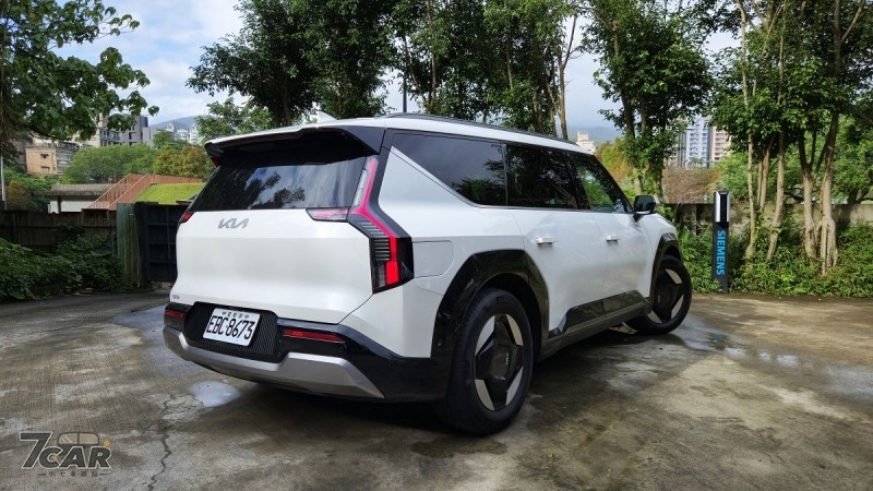 以實用與續航取勝! Kia EV9 Earth RWD 試駕