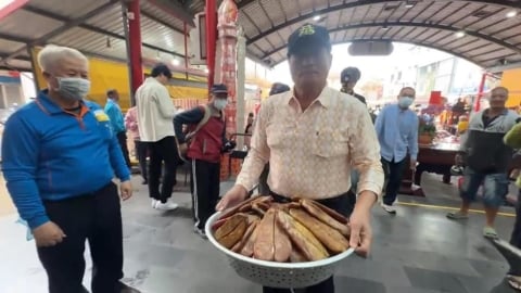 東港東隆宮溫府王爺誕辰! 信徒慷捐580斤烏魚子