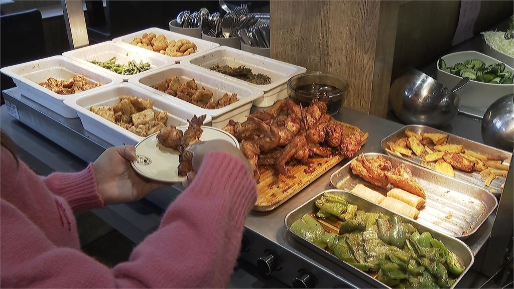 吃到飽100元有找! 平價牛排「自助吧」 高CP值夯翻