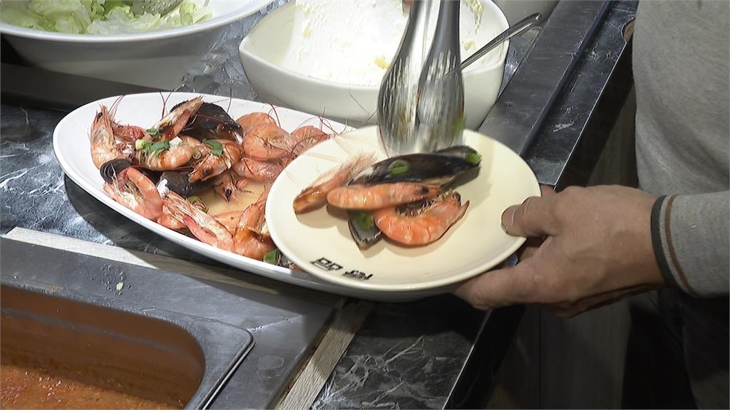 吃到飽100元有找! 平價牛排「自助吧」 高CP值夯翻